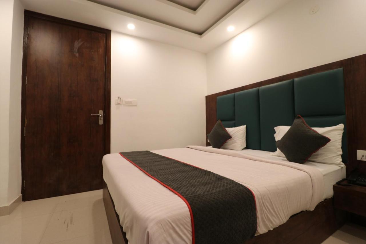 Hotel Krone A Family Hotel Near Igi Airport Delhi 뉴델리 외부 사진