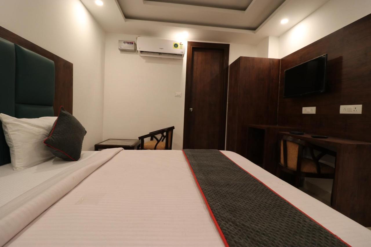 Hotel Krone A Family Hotel Near Igi Airport Delhi 뉴델리 외부 사진