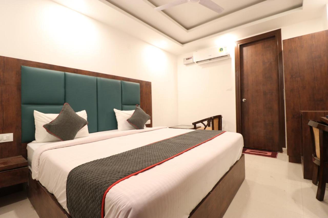 Hotel Krone A Family Hotel Near Igi Airport Delhi 뉴델리 외부 사진
