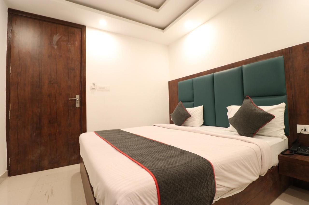 Hotel Krone A Family Hotel Near Igi Airport Delhi 뉴델리 외부 사진