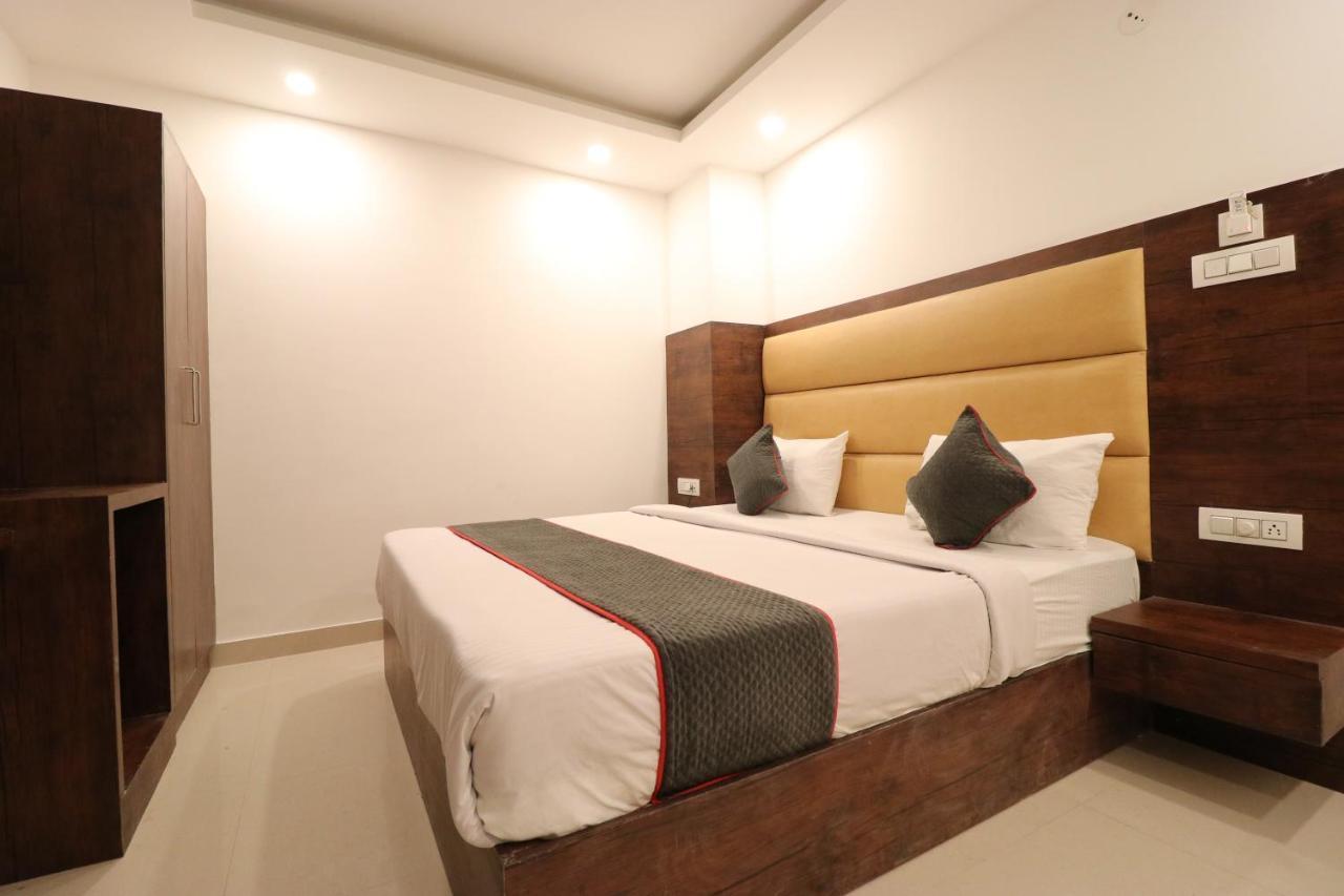Hotel Krone A Family Hotel Near Igi Airport Delhi 뉴델리 외부 사진