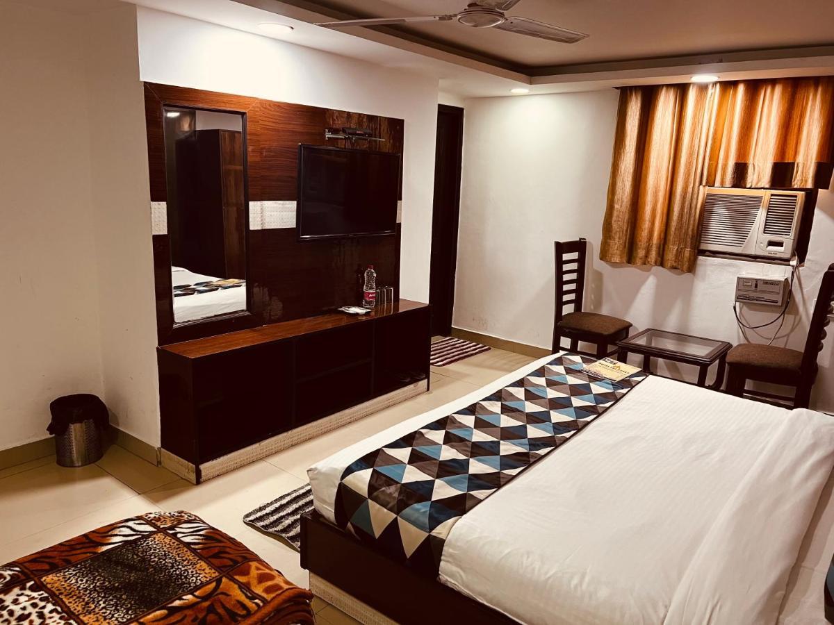 Hotel Krone A Family Hotel Near Igi Airport Delhi 뉴델리 외부 사진