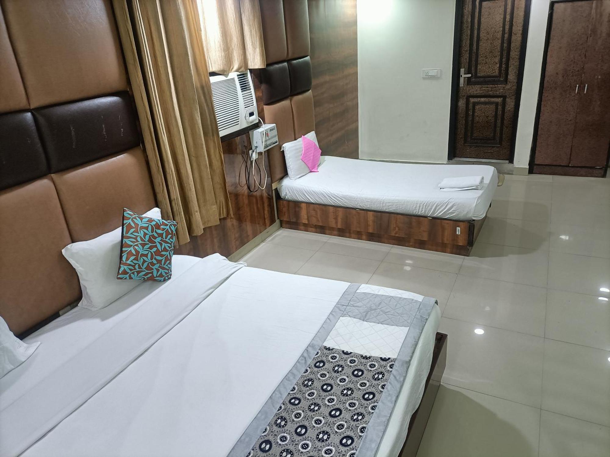 Hotel Krone A Family Hotel Near Igi Airport Delhi 뉴델리 외부 사진